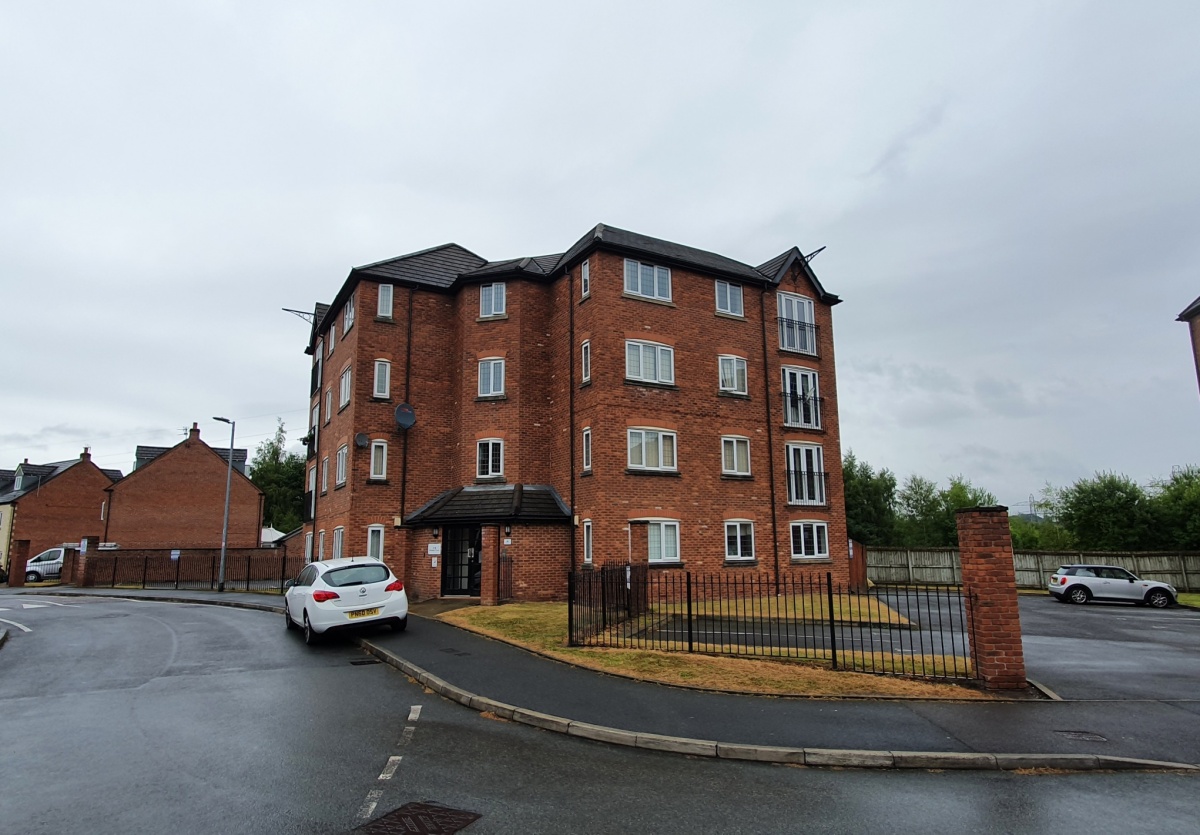 Sold Price £100,000, Ringley Court, Flat 6, 91 Kilcoby Avenue